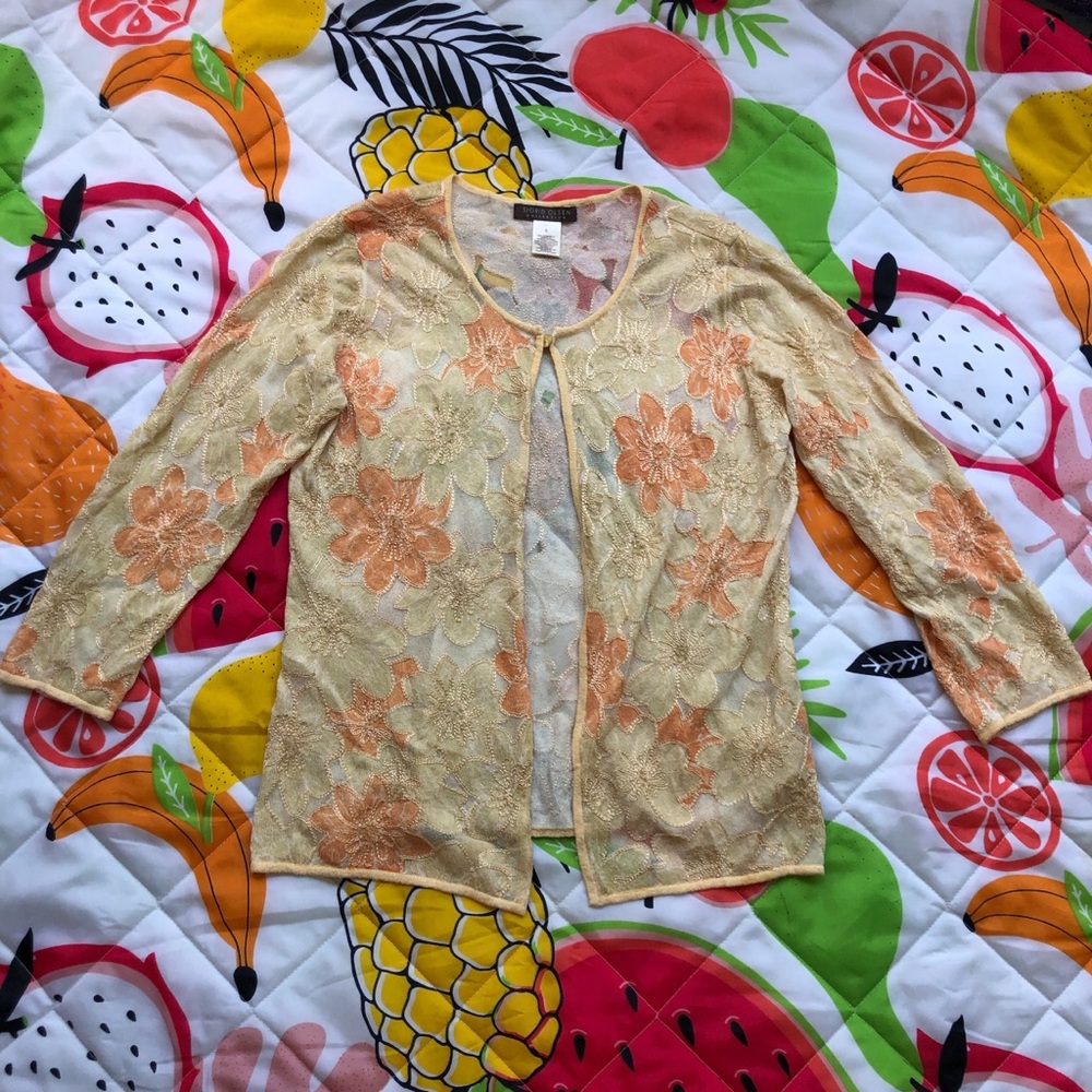 ADORABLE 90s retro Orange and yellow floral lace button cardigan